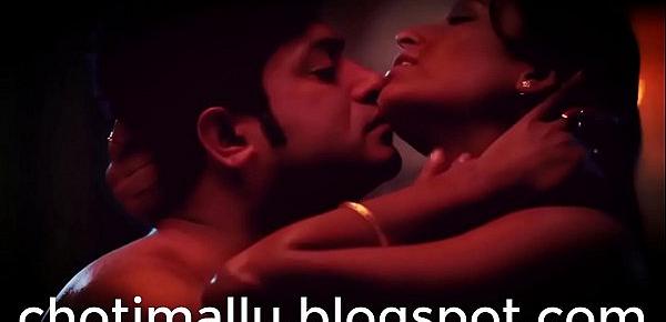  Midnight Romance with Indian Hot Mallu Sexy Aunty